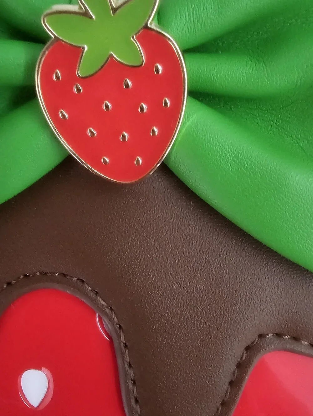 Loungefly Disney Minnie Strawberry Scented Zip Wallet NWT Sweet Treat Exclusive